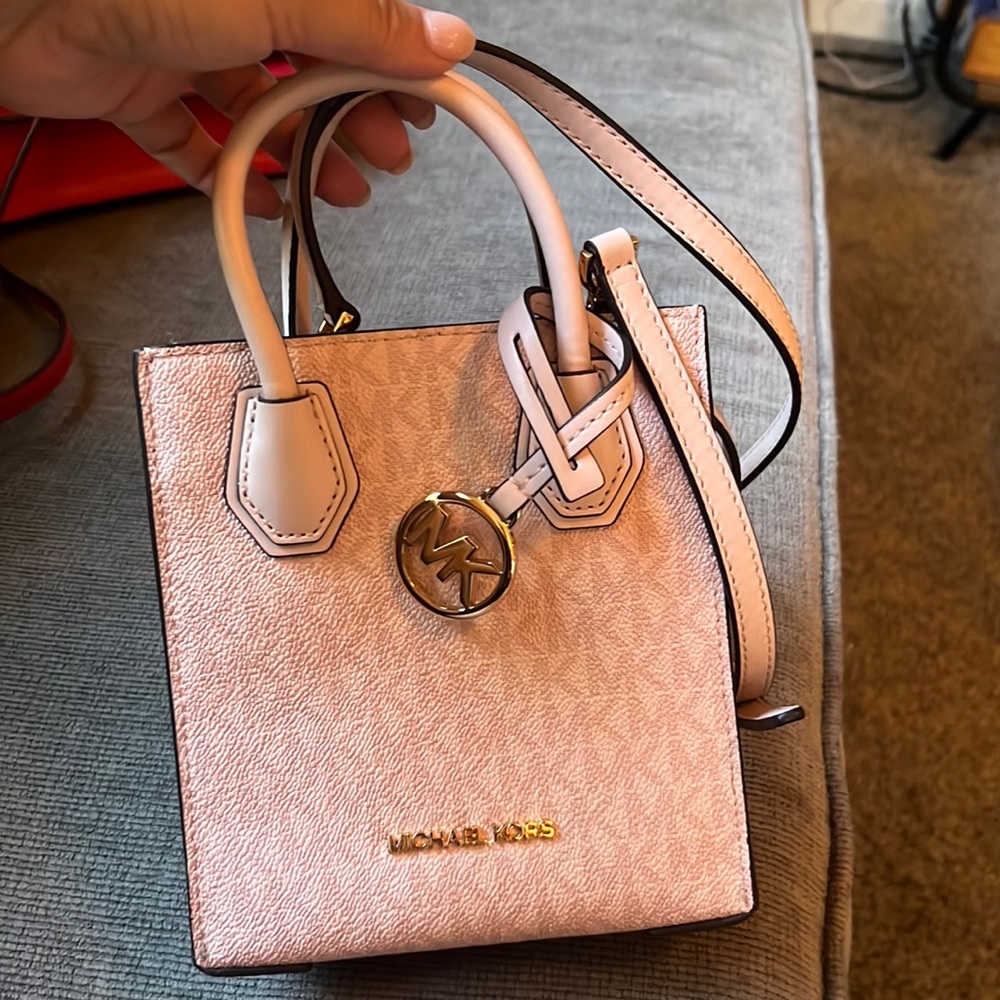 Hardly worn Michael Kors bag. Barbie pink.